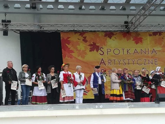 Zespół Perła z Przybyłowic w Międzyzdrojach na przeglądzie „Spotkania artystyczne seniorów”